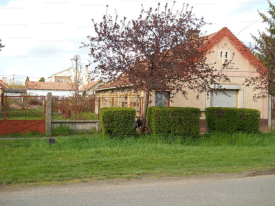 Eladó lakóövezeti telek - Hajdúböszörmény, Petneházy Dávid utca 2.