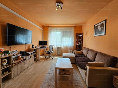 Eladó panel lakás - Szeged, Lomnici utca