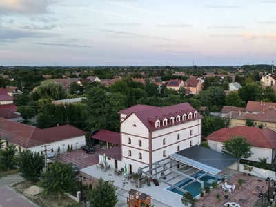 Eladó szálloda, hotel, panzió - Abádszalók, Belváros