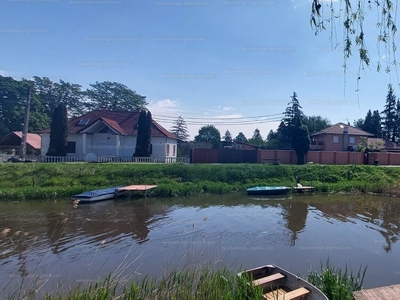 Eladó üdülőházas nyaraló - Balatonmáriafürdő, Csatornapart utca