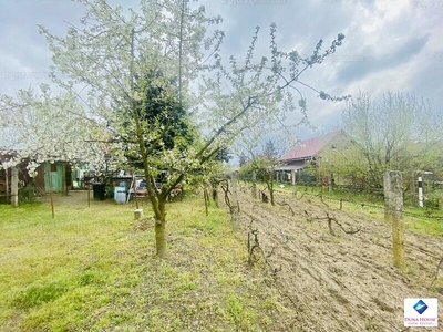 Eladó üdülőövezeti telek - Győr, Győrszentiván