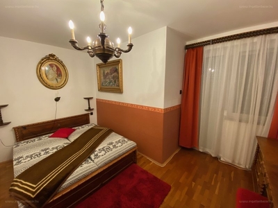 Pécs, ingatlan, lakás, 100 m2, 240.000 Ft
