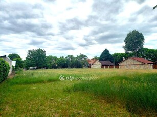 Csongrád, ingatlan, telek, 8.000.000 Ft