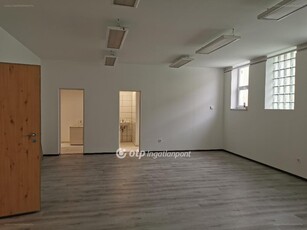 Szekszárd, ingatlan, üzleti ingatlan, 190 m2, 62.000.000 Ft