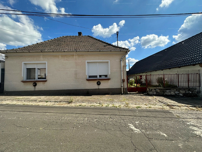 Eladó családi ház - Tatabánya, Damjanich utca