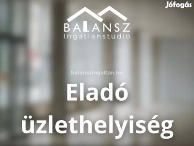 A belvárosban eladó egy 150 m2-es üzlethelyiség 270 m2-es pincével