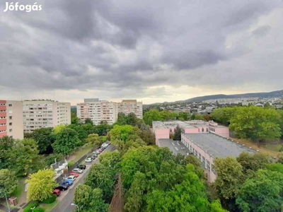 Szép Panorámás kilátással 2 szobás lakás eladó !!