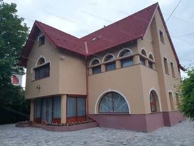 Balatonalmádi, ingatlan, üzleti ingatlan, 500 m2, 349.000.000 Ft