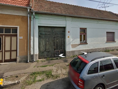 Esztergom belvárosában önálló családi ház nagy kerttel eladó - Esztergom, Komárom-Esztergom - Ház