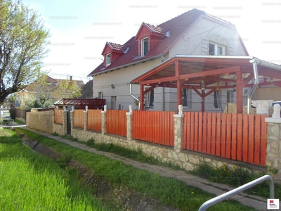 Eladó családi ház - Budaörs, Városközpont