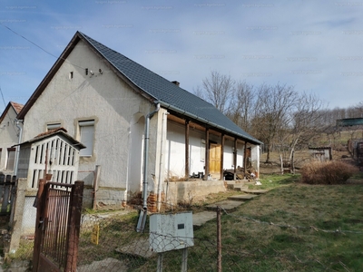 Eladó családi ház - Csikóstőttős, Béke utca