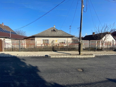 Eladó családi ház - Debrecen, Csűry Bálint utca