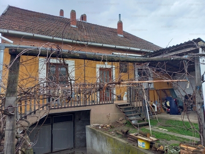 Eladó családi ház - Felsőszentiván, Bács-Kiskun megye