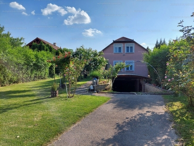 Eladó családi ház - Győr, Győrszentiván