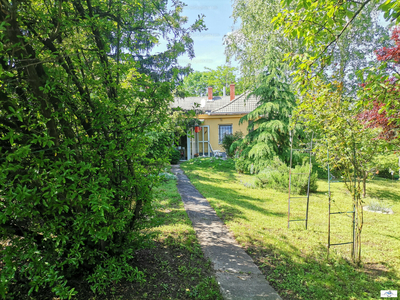 Eladó családi ház - Győr, Ménfőcsanak