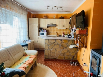 Eladó családi ház - Komárom, Szőny