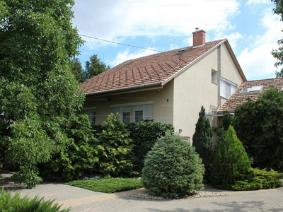 Eladó családi ház - Kőröshegy, Petőfi Sándor utca