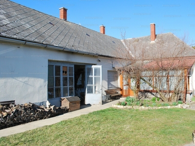 Eladó családi ház - Nagyvázsony, Veszprém megye