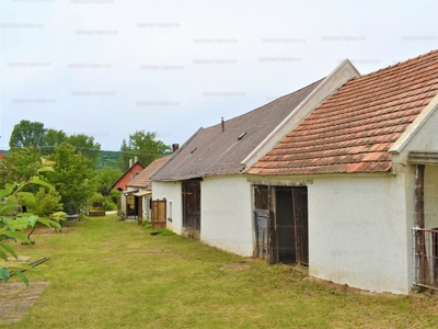 Eladó családi ház - Pécsely, Veszprém megye