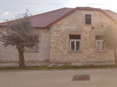 Eladó családi ház - Sümeg, Veszprém megye