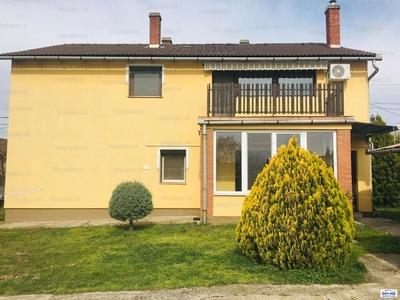Eladó családi ház - Tata, Deák Ferenc utca 26.