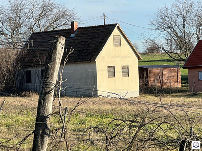 Eladó hétvégi házas nyaraló - Balatonfőkajár, Veszprém megye