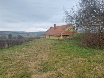 Eladó hétvégi házas nyaraló - Pécsely, Öreghegy