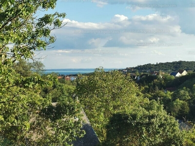 Eladó lakóövezeti telek - Balatonalmádi, Veszprém megye