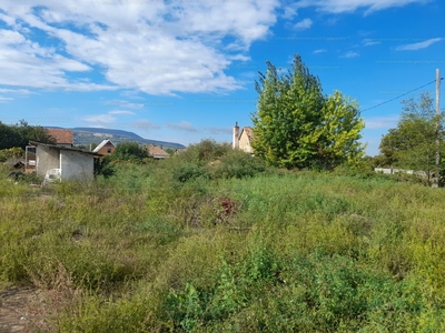 Eladó lakóövezeti telek - Esztergom, Kertváros