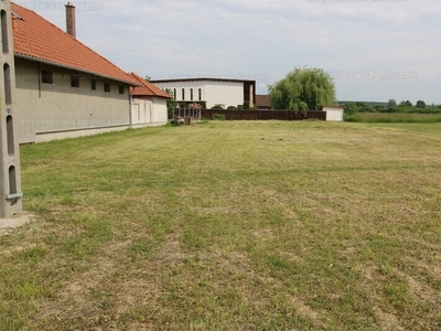 Eladó lakóövezeti telek - Szentlőrinc, Baranya megye