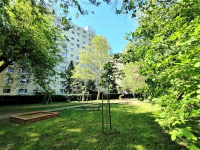 Eladó panel lakás - Debrecen, Libakert