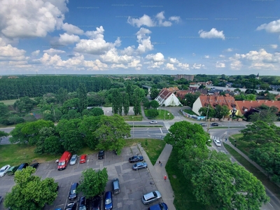 Eladó panel lakás - Szolnok, Belváros