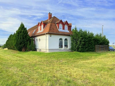 Eladó szálloda, hotel, panzió - Hegyeshalom, Győr-Moson-Sopron megye