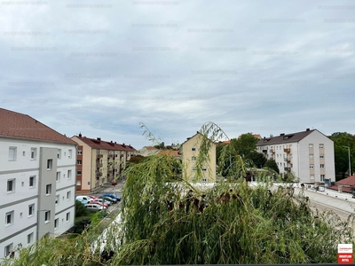 Eladó tégla lakás - Várpalota, Korompay Lajos utca