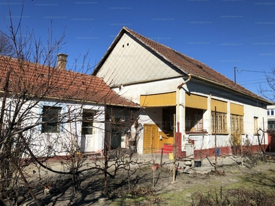 Eladó családi ház - Cegléd, Széchenyi út