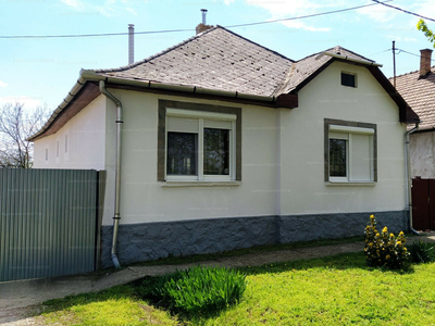 Eladó családi ház - Maklár, Gárdonyi Géza utca