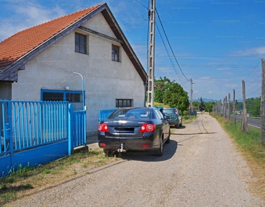 Eladó családi ház - Mogyoród, HÉV-állomás környéke