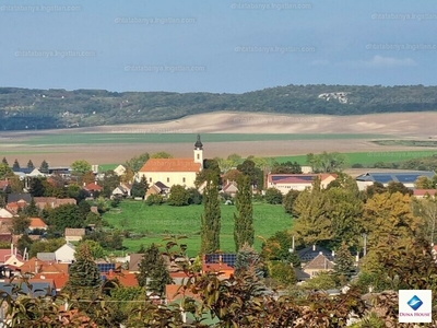 Eladó hétvégi házas nyaraló - Tarján, Szőlőhegy utca