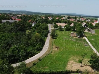 Eladó lakóövezeti telek - Mencshely, Veszprém megye