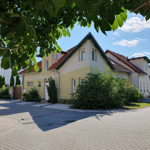 Eladó sorház - Baja, Kölcsey Ferenc utca