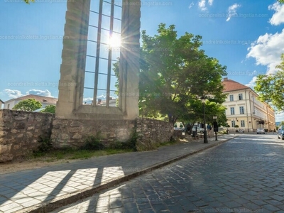 Eladó tégla lakás - I. kerület, Országház utca