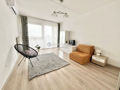 Eladó újszerű állapotú panel lakás - Pécs