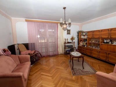 Debreceni Egyetem főépületétől 2 percre 3 szobás lakás eladó