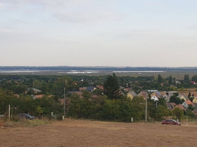 Pákozdi panorámás telek közel a központtól eladó - Pákozd, Fejér - Telek, föld