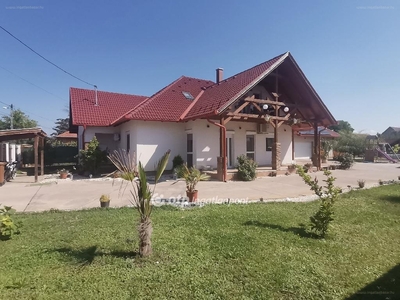 Békéscsaba, ingatlan, ház, 210 m2, 95.000.000 Ft