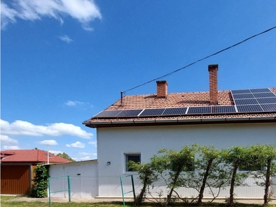 Napelem rendszerrel éves szaldó modern 2szintes Cserkeszőlő gyógyhely - Cserkeszőlő, Jász-Nagykun-Szolnok - Ház