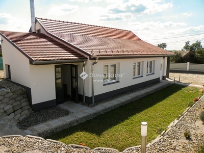 Újpetre, ingatlan, ház, 70 m2, 39.900.000 Ft