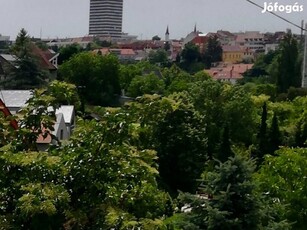 Veszprém panorámás telek ház