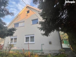 XVIII. Kerület, Ganztelep utca, 170 m2-es, 2 generációs, családi ház