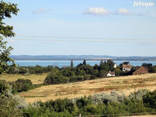 Megosztható telek Csopak és Balatonfüred határán eladó